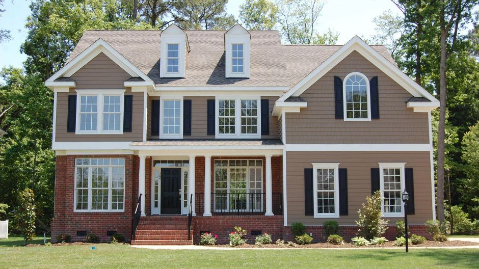 Beautiful home pictured after residential siding installation in Mequon, WI